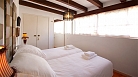 Sevilla Apartamento - Dormitorio luminoso.