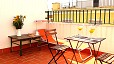 Sevilla Apartamento - Terraza amueblada compartida entre los dos apartamentos.