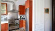 Seville Apartment - Kitchen equipped with modern appliances for self-catering.