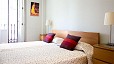 Sevilla Apartamento - Primer dormitorio con dos camas individuales juntas.