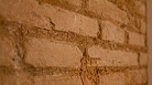 Granada Apartment - Architectural features include exposed brickwork.