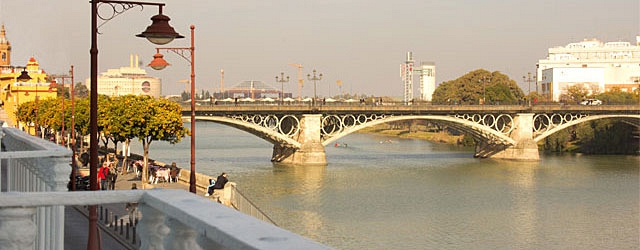 Seville rental apartment Betis Blue 1 | 3-bedroom apartment with wonderful river views 0131