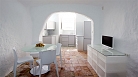 Granada Apartment - With flat-screen TV and free internet connection.