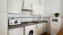 Sevilla Apartamento - Kitchen equipped with utensils and appliances - washing machine included.