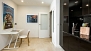 Séville Appartement - The door leads to the corridor to bedrooms and bathrooms.