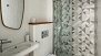 Sevilla Ferienwohnung - Bathroom 2 with shower.