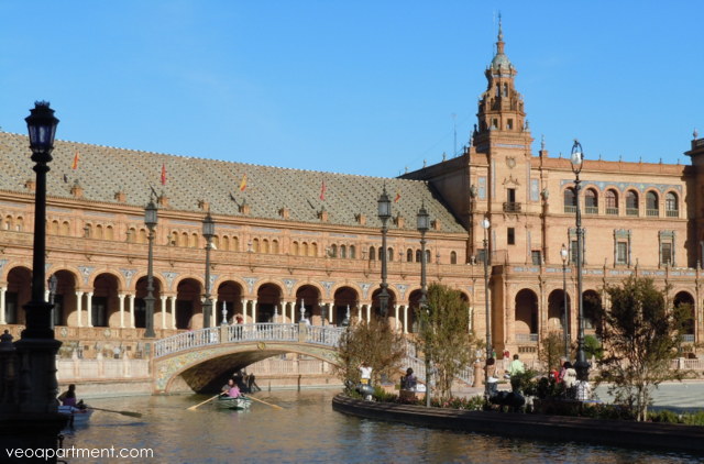 plaza espana rowboats