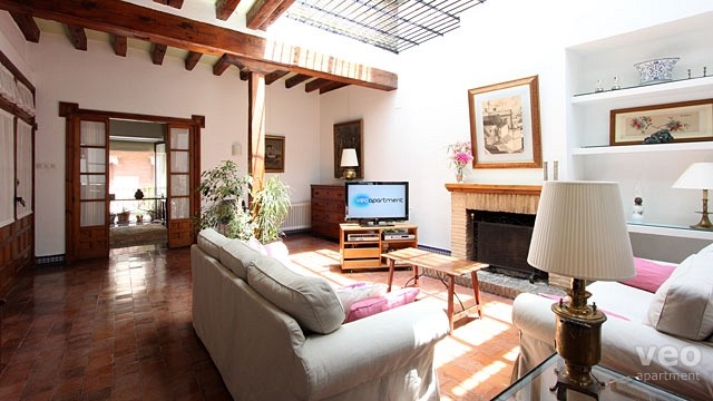 0658_monsalves-apartment-seville-01