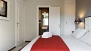 Sevilla Ferienwohnung - Bedroom 1 with en-suite bathroom.