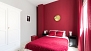 Seville Apartment - The bedroom has a wardrobe and a double bed (140 x 200 cm).