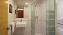 Sevilla Ferienwohnung - Bathroom with shower.