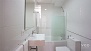 Sevilla Ferienwohnung - Bathroom complete with washbasin, bidet, w.c. and bathtub.