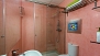 Séville Appartement - Bathroom with a walk-in shower.