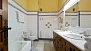 Sevilla Ferienwohnung - Bathroom 3 next to bedrooms 2 & 3 - second floor