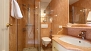 Sevilla Ferienwohnung - Bathroom 2 with a walk-in shower.