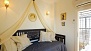 Sevilla Apartamento - Bedroom 3 with a single bed.