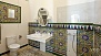 Sevilla Ferienwohnung - Bathroom 3 with a walk-in shower, toilet and washbasin.