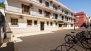 Séville Appartement - Courtyard of the house. There is a parking for bicycles.