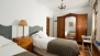 Sevilla Apartamento - Bedroom 2 has a large wardrobe and hot/cold air conditioning.