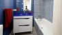 Sevilla Ferienwohnung - Bathroom 1 with washbasin, toilet and bath tub.