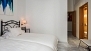 Sevilla Ferienwohnung - Bedroom with en-suite bathroom.