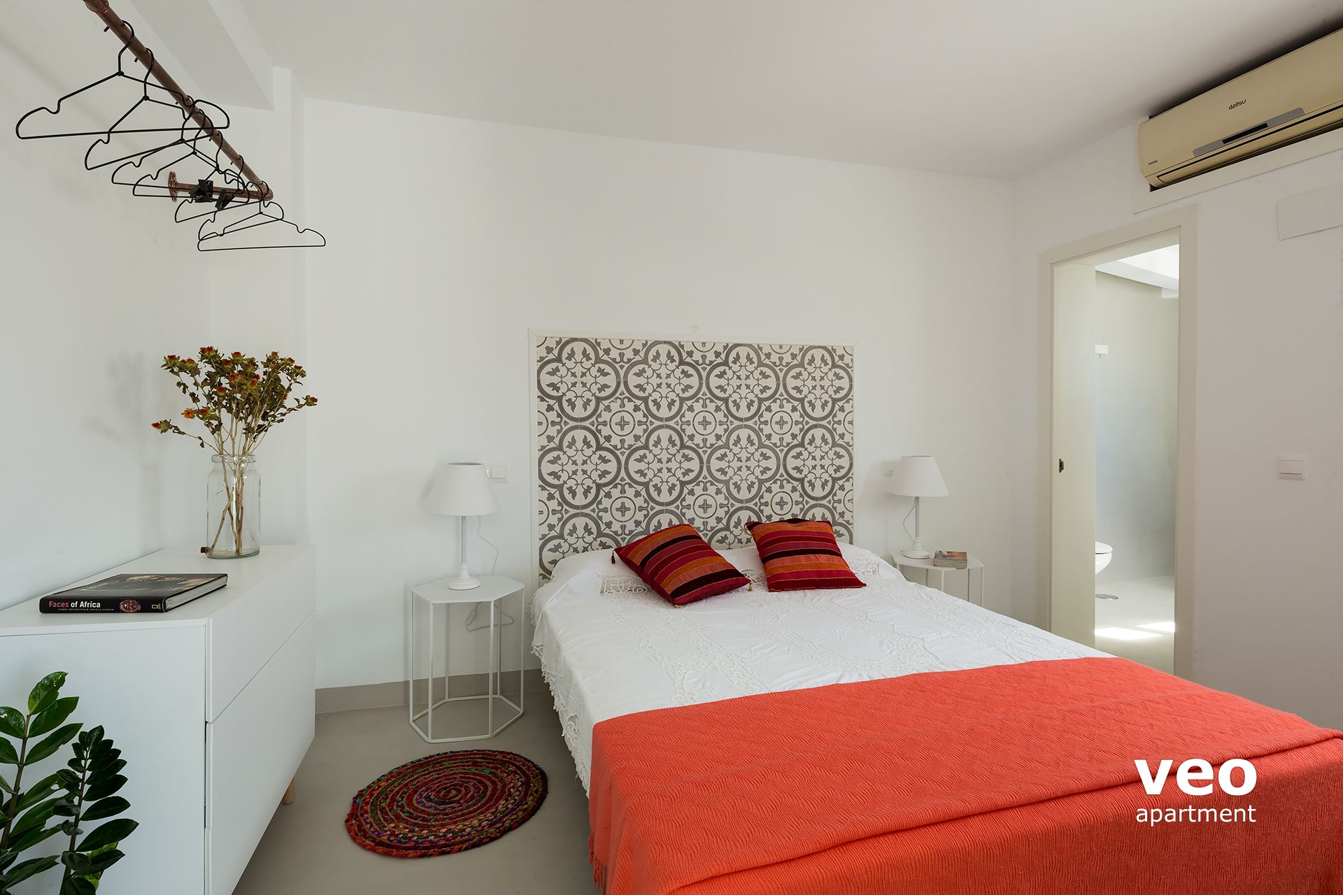 apartment bedroom interior design luxury seville apartment bedroom with queen size double bed 160x200cm pasaje de vila street spain giralda apartment bedroom interior design luxury seville apartment bedroom with queen size double bed 160x200cm pasaje de vila street spain giralda