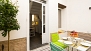 Séville Appartement - The private patio gives access to the apartment.