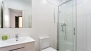 Sevilla Apartamento - En suite bathroom, inside bedroom 5 (ground floor).