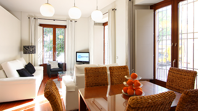 Rent vacation apartment in Seville De los Terceros Square Seville